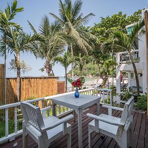 Pokój typu deluxe z łóżkiem king-size i z widokiem na plażę