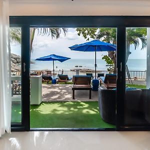 Pokój typu deluxe z łóżkiem king-size i z widokiem na plażę